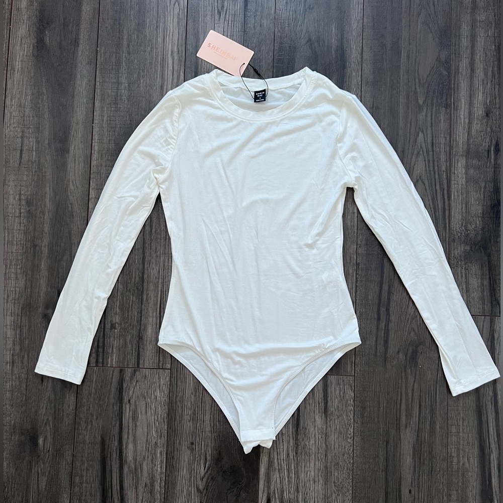 ✨NEW✨ | White Long Sleeve Bodysuit